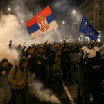 Ausschreitungen in Belgrad – Massenproteste gegen Präsident Vučić