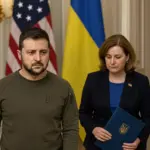 Selenskyj bei einer Pressekonferenz in Kiew – Ukraine unter Druck