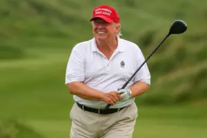Donald Trump spielt Golf in Virginia – quicklebendig trotz Todesgerüchten